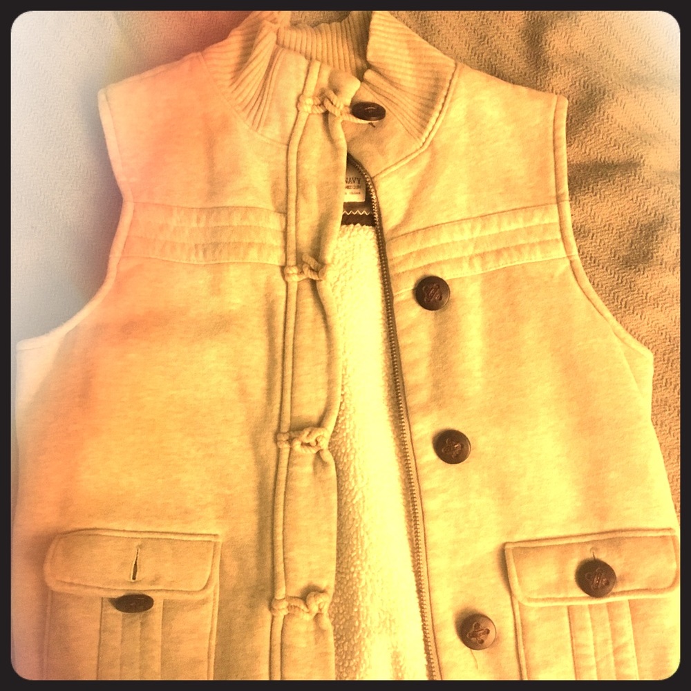 Old Navy vest with pockets and buttons